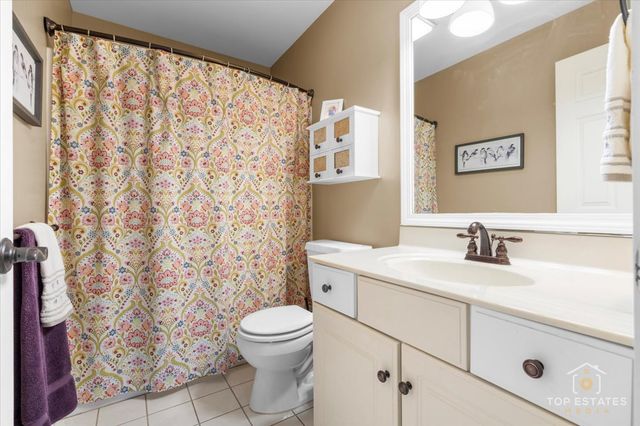 1315 Queen Ann Lane, Gurnee, IL 60031