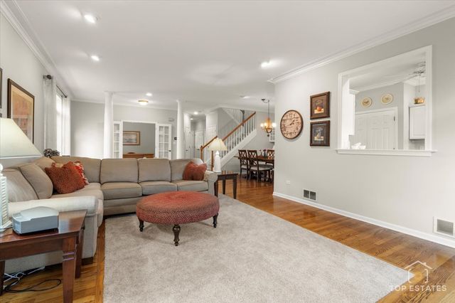 1315 Queen Ann Lane, Gurnee, IL 60031