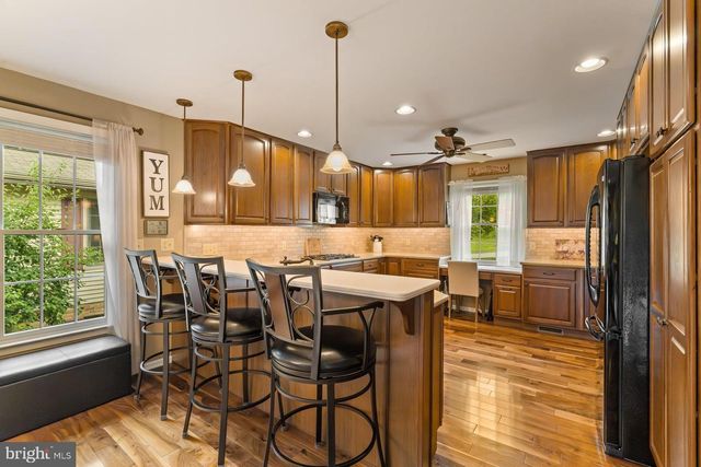 228 N DUKE ST, Hummelstown, PA 17036