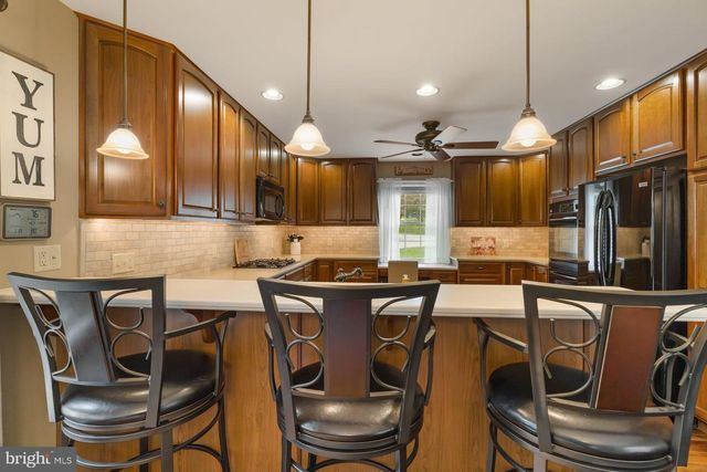 228 N DUKE ST, Hummelstown, PA 17036