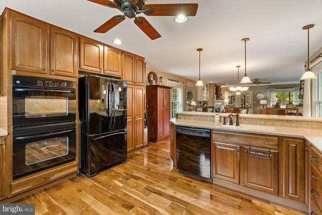 228 N DUKE ST, Hummelstown, PA 17036