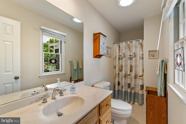 228 N DUKE ST, Hummelstown, PA 17036
