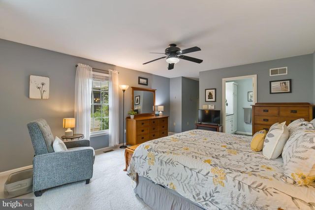 228 N DUKE ST, Hummelstown, PA 17036