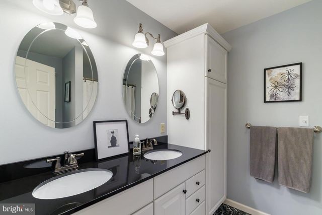 228 N DUKE ST, Hummelstown, PA 17036