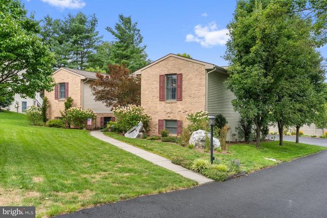 228 N DUKE ST, Hummelstown, PA 17036