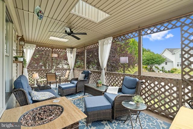 228 N DUKE ST, Hummelstown, PA 17036