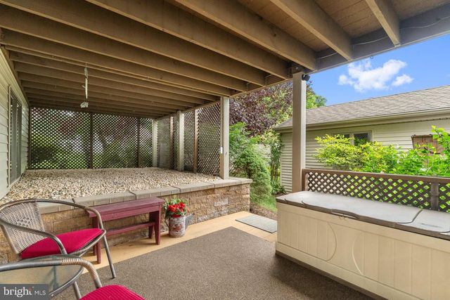 228 N DUKE ST, Hummelstown, PA 17036