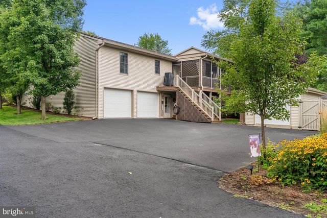 228 N DUKE ST, Hummelstown, PA 17036