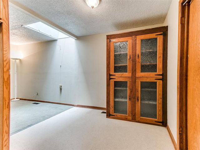 2 Lakewood Drive, Mcloud, OK 74851