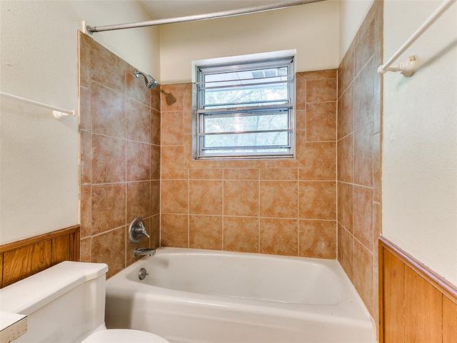 2 Lakewood Drive, Mcloud, OK 74851