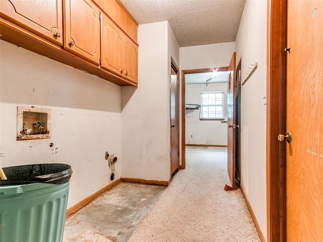 2 Lakewood Drive, Mcloud, OK 74851