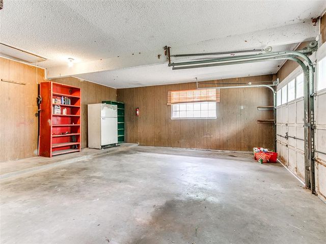 2 Lakewood Drive, Mcloud, OK 74851