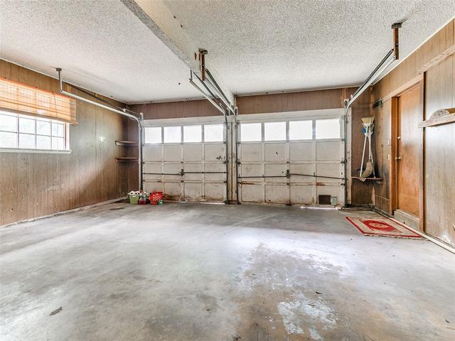 2 Lakewood Drive, Mcloud, OK 74851