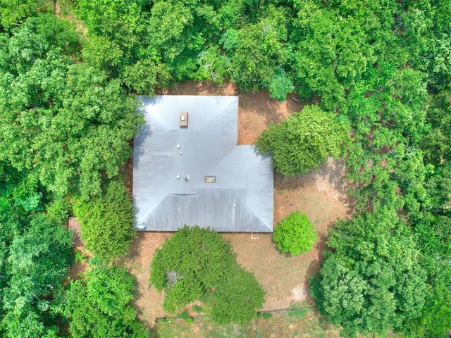 2 Lakewood Drive, Mcloud, OK 74851
