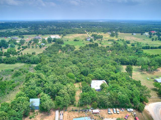 2 Lakewood Drive, Mcloud, OK 74851