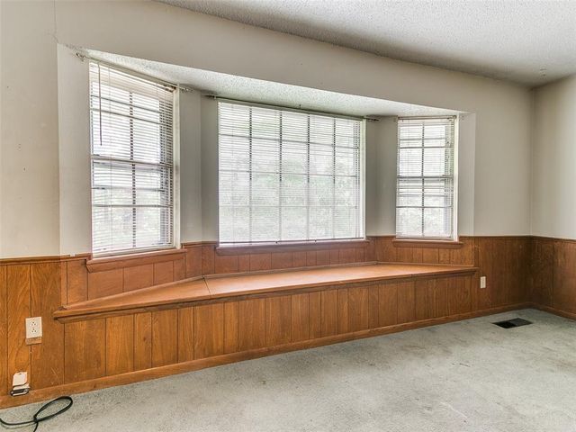 2 Lakewood Drive, Mcloud, OK 74851