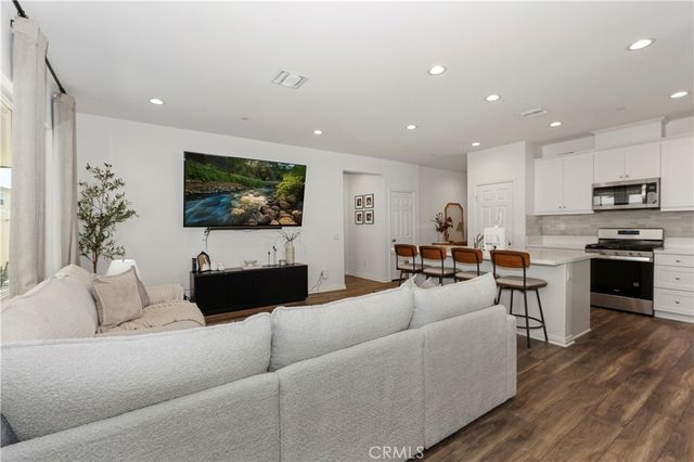 7672 Kuvera Bend, Riverside, CA 92507