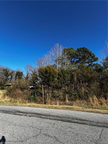 4624 Old Hopewell Church Road, Trinity, NC 27370