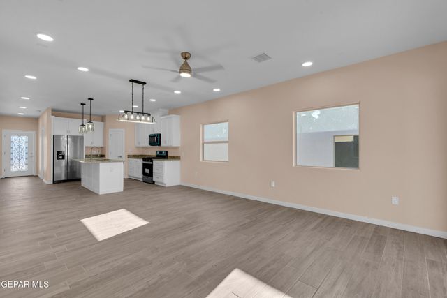 12333 Jack Vowell Way, El Paso, TX 79934