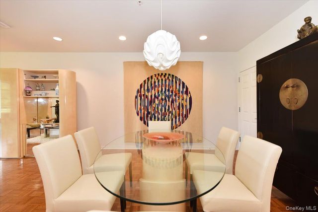 100 Harbor View Drive 117, Port Washington, NY 11050