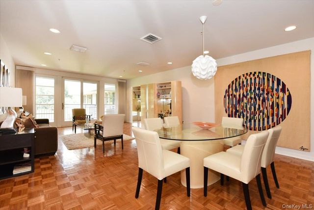 100 Harbor View Drive 117, Port Washington, NY 11050