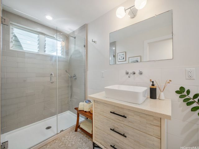 244 Awakea Road, Kailua, HI 96734