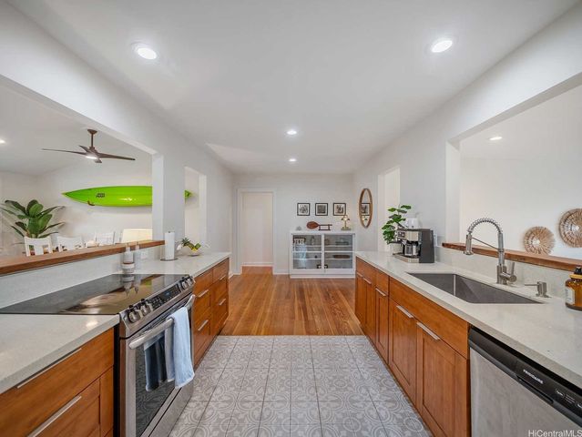 244 Awakea Road, Kailua, HI 96734