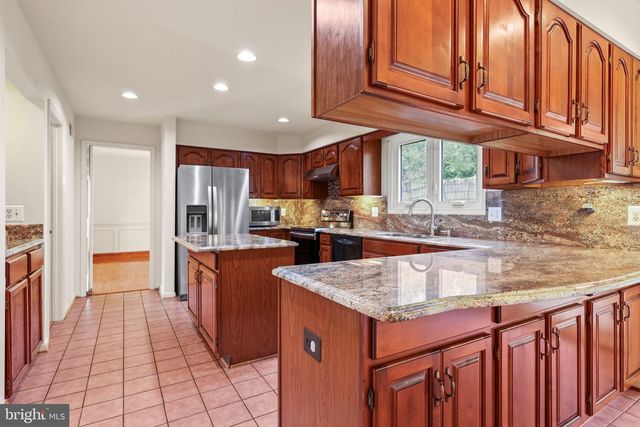 6747 JADE POST LN, Centreville, VA 20121