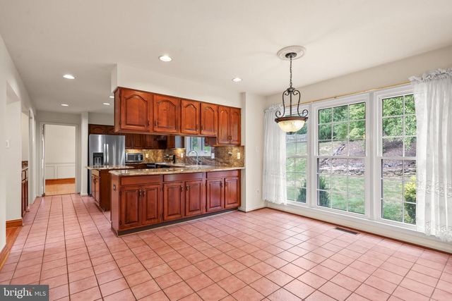 6747 JADE POST LN, Centreville, VA 20121