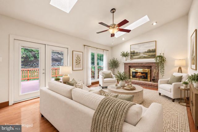 6747 JADE POST LN, Centreville, VA 20121