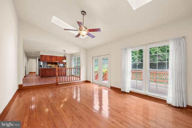 6747 JADE POST LN, Centreville, VA 20121