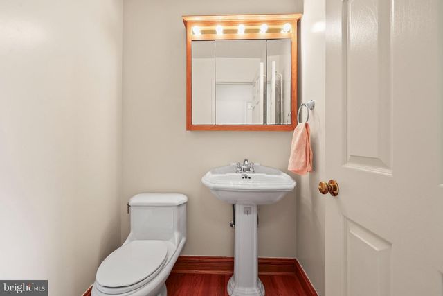 6747 JADE POST LN, Centreville, VA 20121