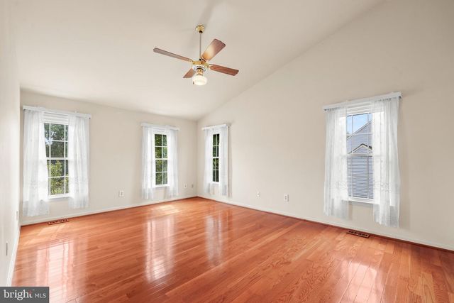 6747 JADE POST LN, Centreville, VA 20121