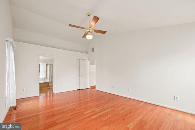 6747 JADE POST LN, Centreville, VA 20121