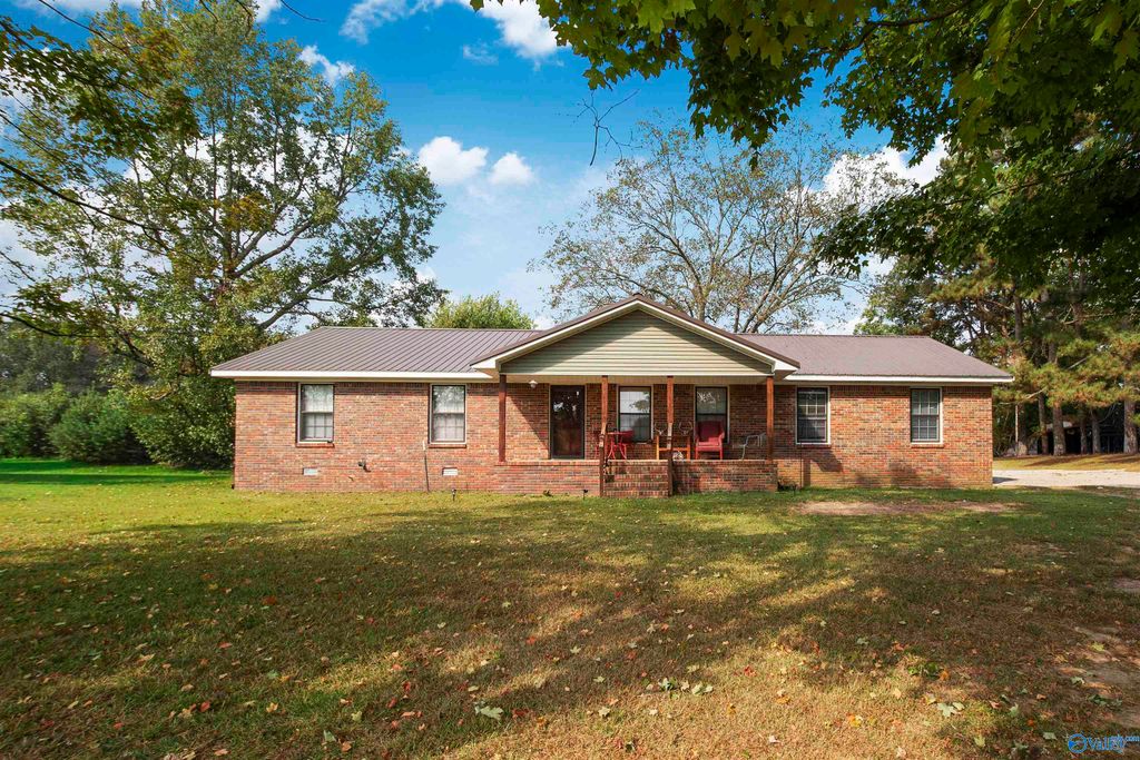 6981 Brashiers Chapel Road, Arab, AL 35016