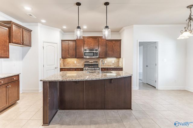 4416 Duskin Court SE, Owens Cross Roads, AL 35763