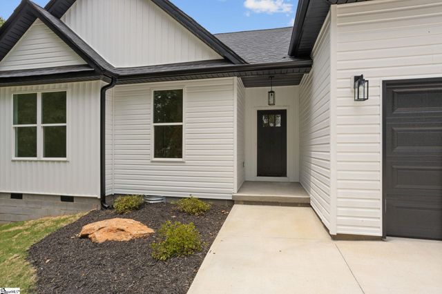 215 Timberlane Road, Greer, SC 29651
