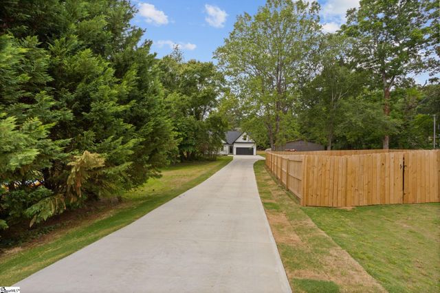 215 Timberlane Road, Greer, SC 29651