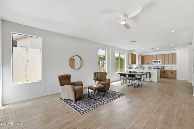 5922 W GAMBIT Trail, Phoenix, AZ 85083