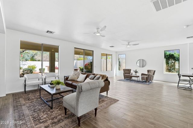 5922 W GAMBIT Trail, Phoenix, AZ 85083