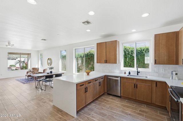 5922 W GAMBIT Trail, Phoenix, AZ 85083