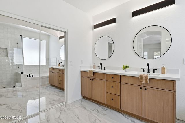 5922 W GAMBIT Trail, Phoenix, AZ 85083