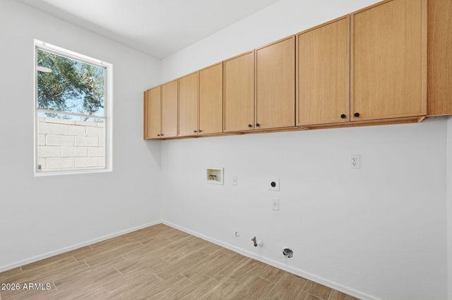 5922 W GAMBIT Trail, Phoenix, AZ 85083