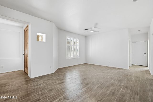 5922 W GAMBIT Trail, Phoenix, AZ 85083