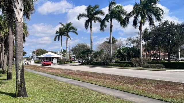 234 Camden J 234, West Palm Beach, FL 33417