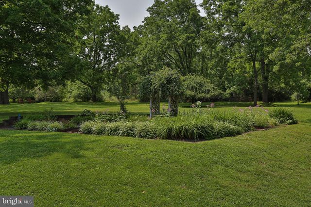 5792 CARVERSVILLE RD, Doylestown, PA 18902