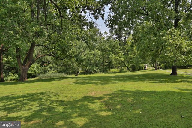 5792 CARVERSVILLE RD, Doylestown, PA 18902