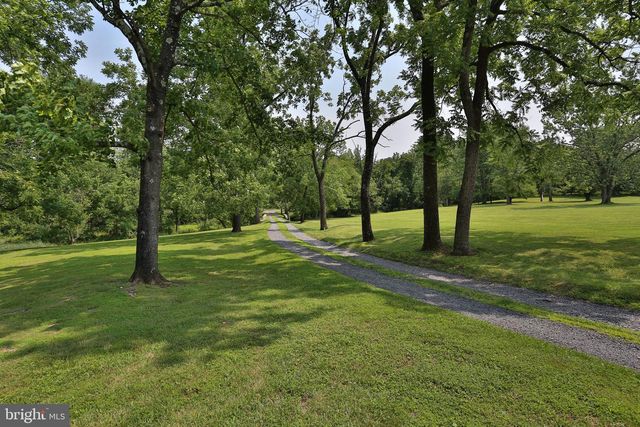 5792 CARVERSVILLE RD, Doylestown, PA 18902