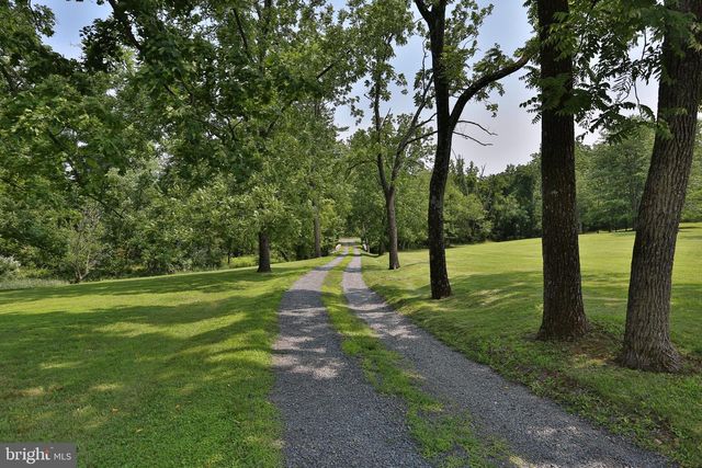 5792 CARVERSVILLE RD, Doylestown, PA 18902