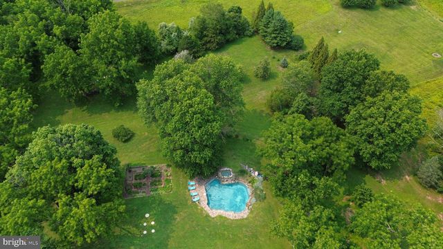 5792 CARVERSVILLE RD, Doylestown, PA 18902